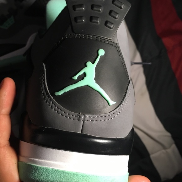 Jordan 4 green glows - Picture 3 of 5